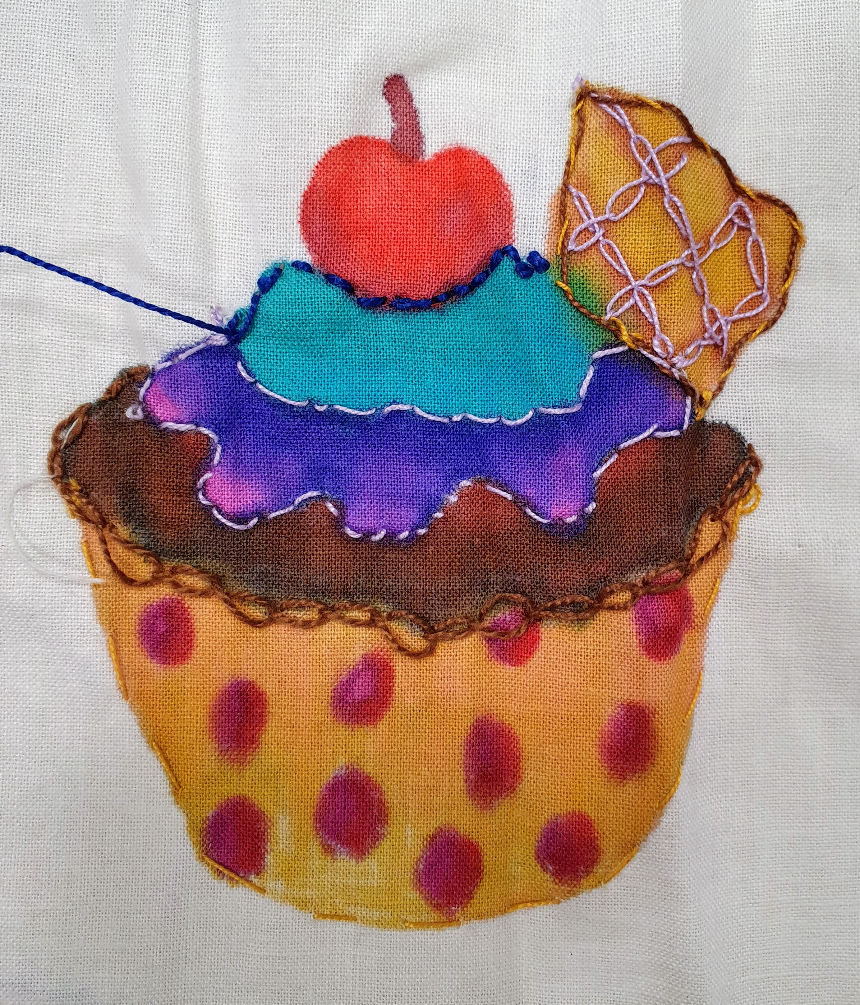 Hand embroidery art - cupcake 2